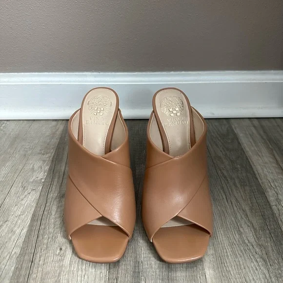 Vince Camuto Averessa Nude Leather Mule Heels - Picture 1 of 6